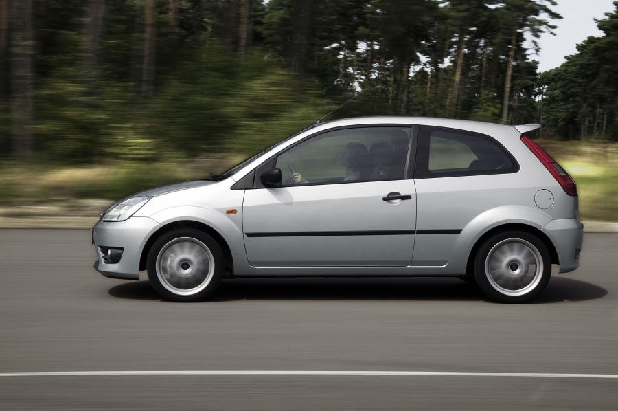  Ford Fiesta Zetec S 2005 года  (фото 14 из 18)